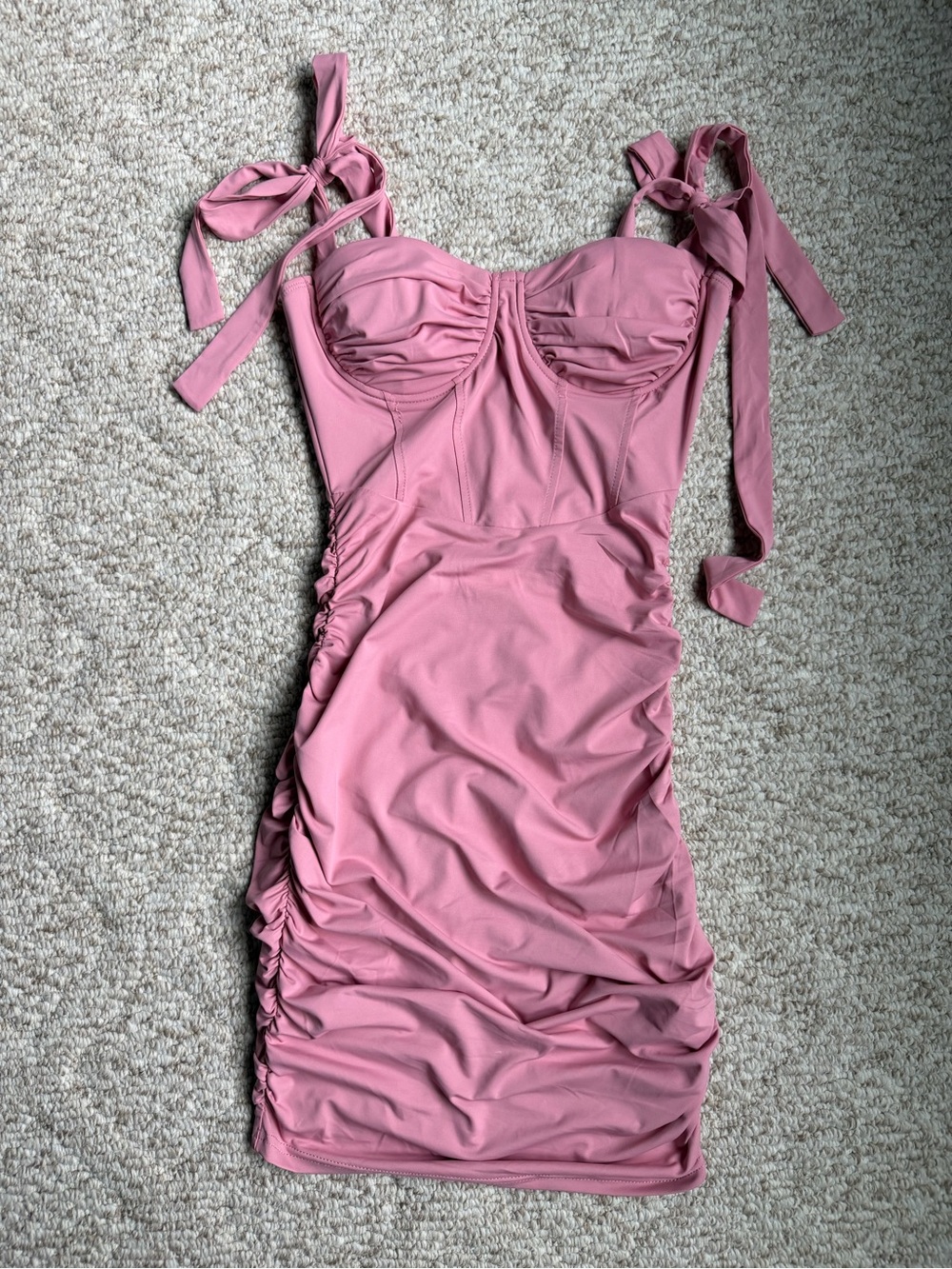 Windsor Rose Pink Tie-Shoulder Ruched Midi Dress
*brand new* size xs